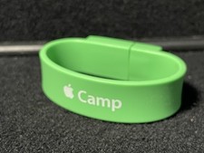 Apple Camp USB Bracelet: Green 1 GB