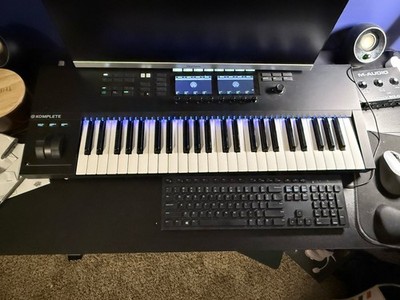 Native Instruments Komplete Kontrol S49 MK2 49 Key Keyboard Controller