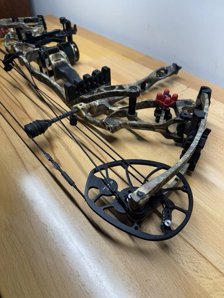 Arco compuesto HOYT HYPERFORCE IMPECABLE para mano derecha Foto 2 de 4