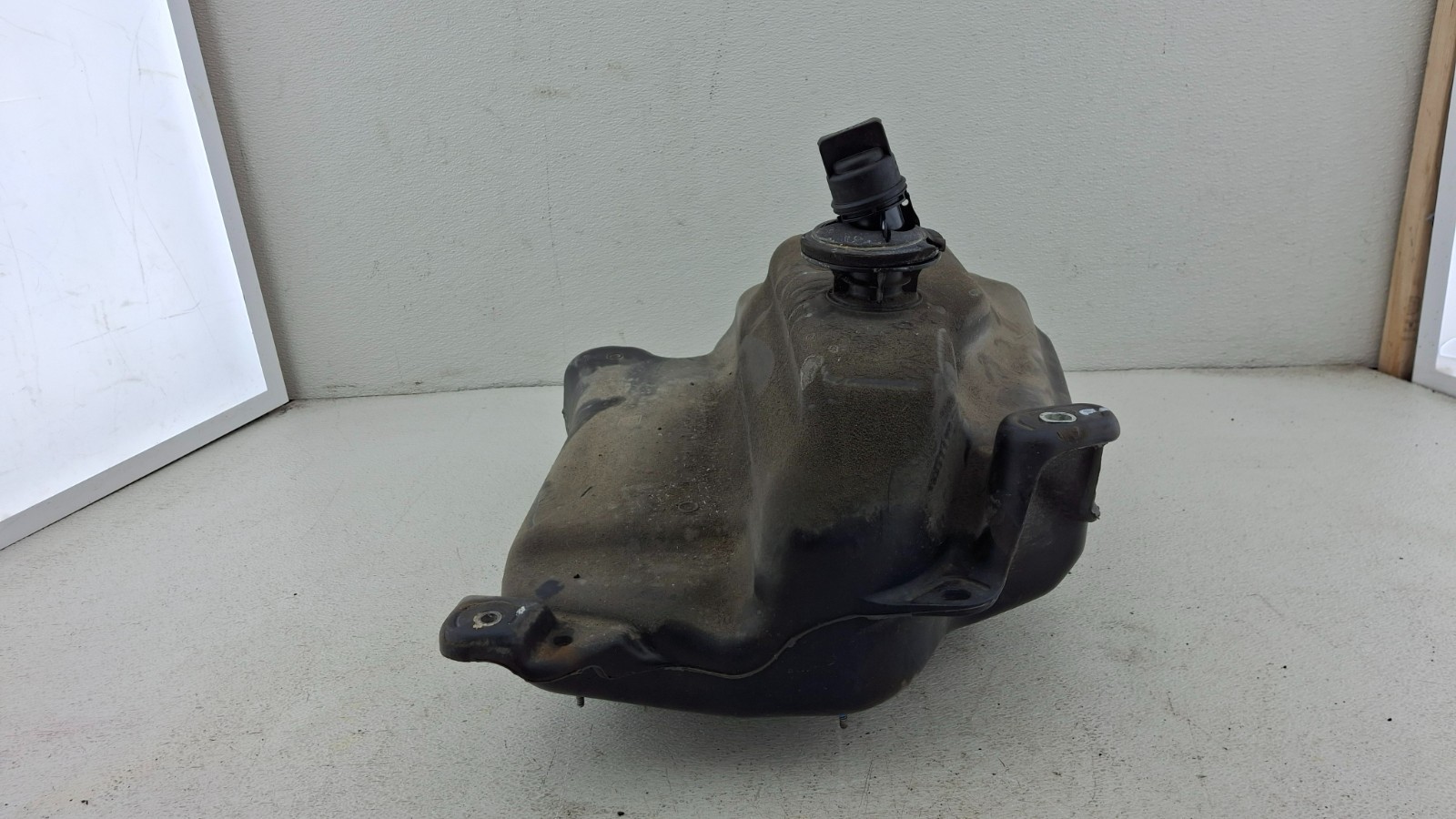 2012 - 2015 VW PASSAT TDI DIESEL FLUID DEF TANK PUMP OEM COMPLETE OEM