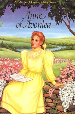 Anne of Avonlea (Illustrated Junior Library) - Hardcover - GOOD