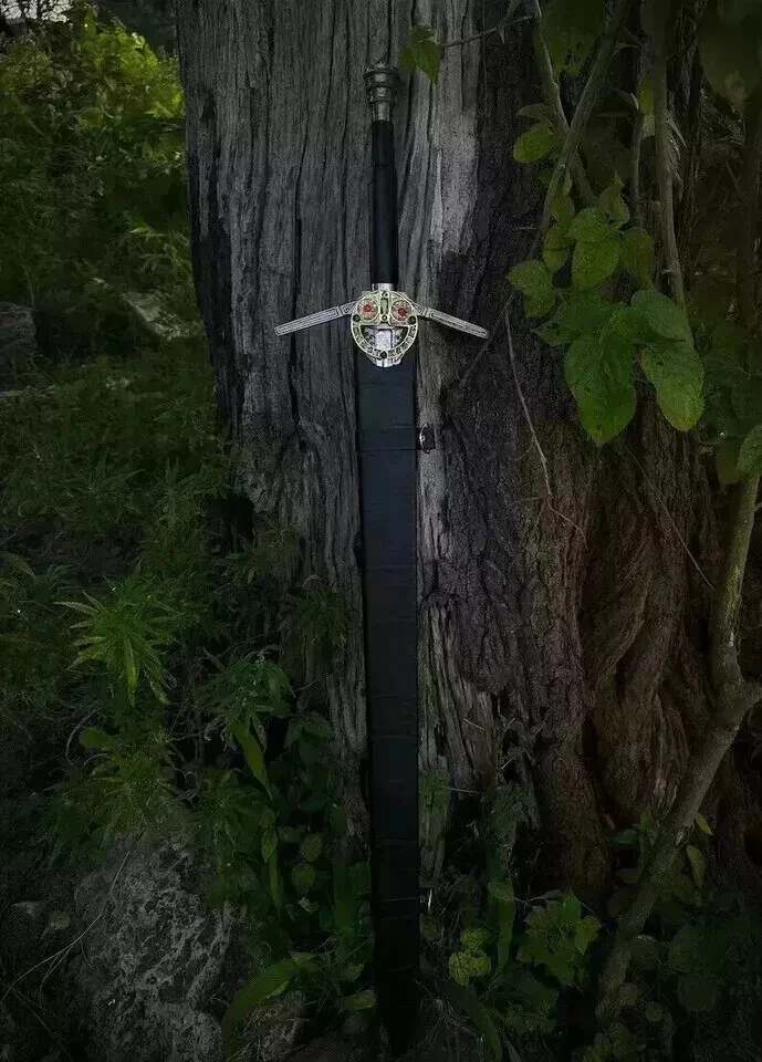 Espada The Witcher - Espadas de Geralt de Rivia - Gran Espada y Espada Felina Foto 4 de 4