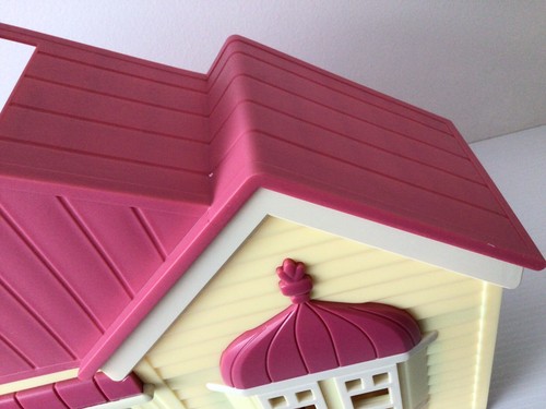 Bluey Family Home Play & GO Dollhouse With Furniture & Figurines Post Included - Picture 5 of 22
