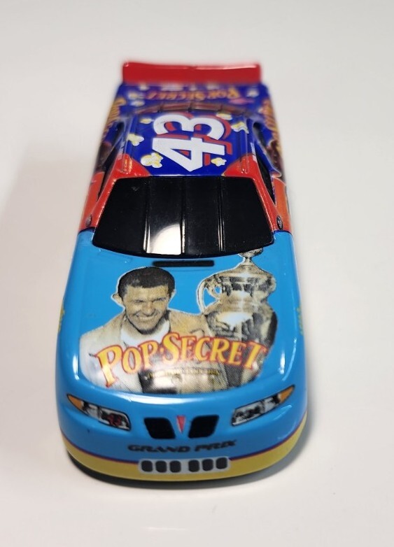 Pop Secret Popcorn #43 Richard Petty Pontiac Grand Prix 1/64