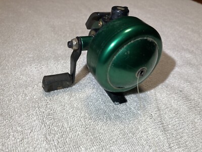 JOHNSON CENTURY 100B クローズドフェイスリール JOHNSON CENTURY 100B クローズドフェイスリール