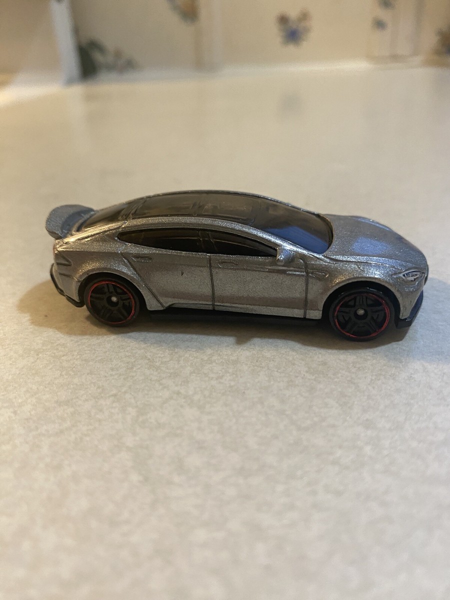 ￼ ￼ JOKERD ULTIMATE Model S-Se. 3rd JOKERD ULTIMATE Model S-Se. 3rd 2025 Super73-Zx Special