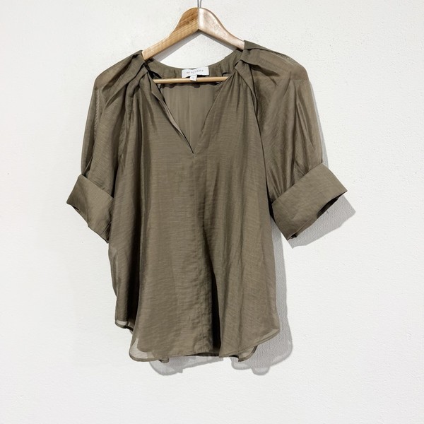 Witchery Khaki Solid V-Neck Short Sleeve Lightweight Pleated Blouse / 10