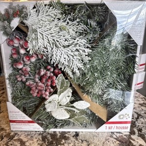 Ashland DIY Christmas Wreath Kit  Red Berry & Ornament Pinecones Crafting NEW!
