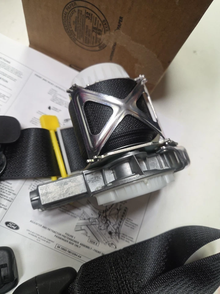 Cinturón de seguridad Explorer 13-15 negro lado del conductor delantero izquierdo LH LF sujeción OEM Ford Foto 2 de 4