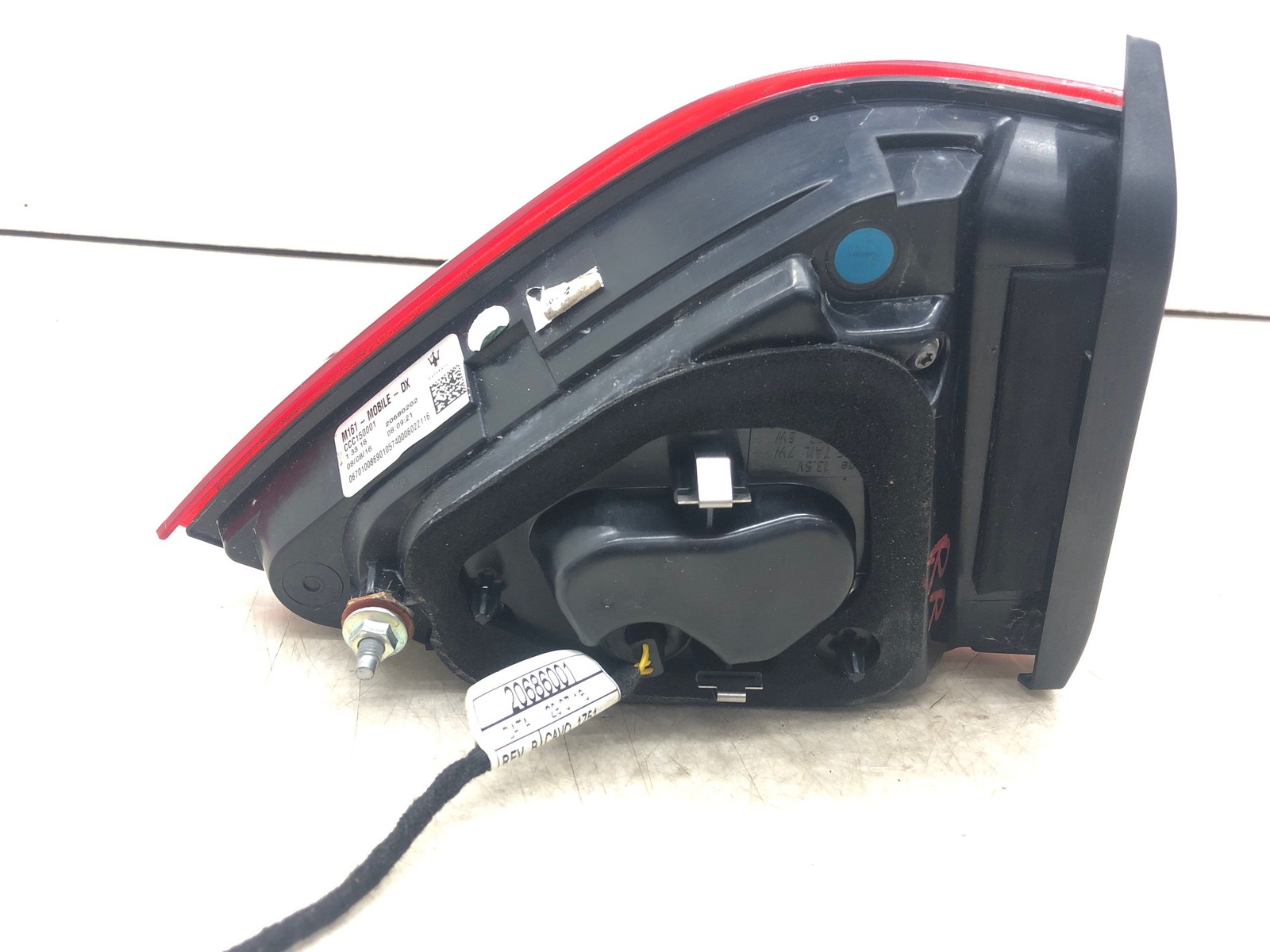 2017-2020 MASERATI LEVANTE RIGHT REAR TAILGATE MOUNTED BRAKE LIGHT TAIL LAMP OEM
