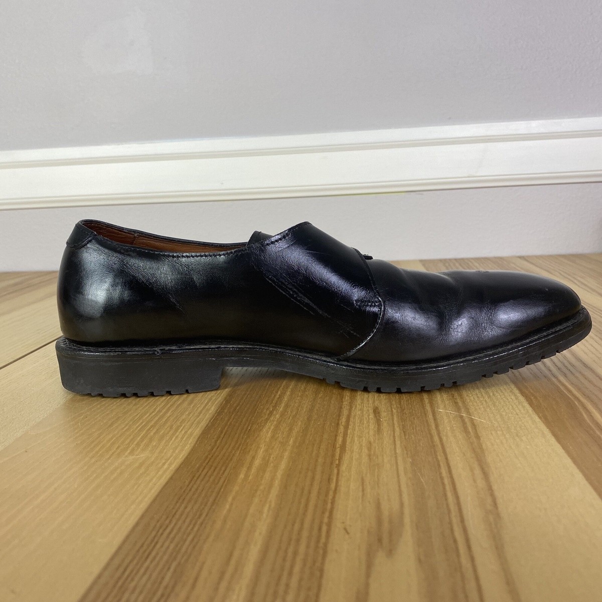 Allen Edmonds Boston Men display picture 1