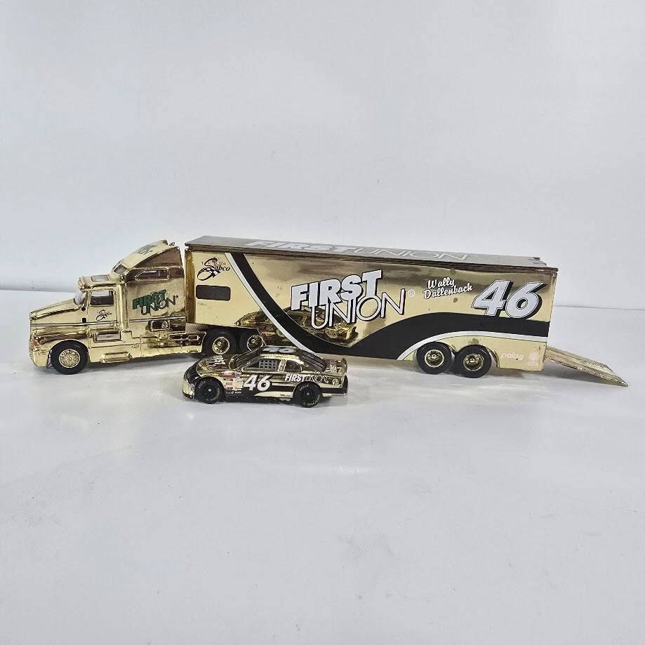 Гоночные чемпионы 1999 NASCAR Gold Series No25 Уолли Далленбах транспортер 1:64 - Изображение 2 из 4