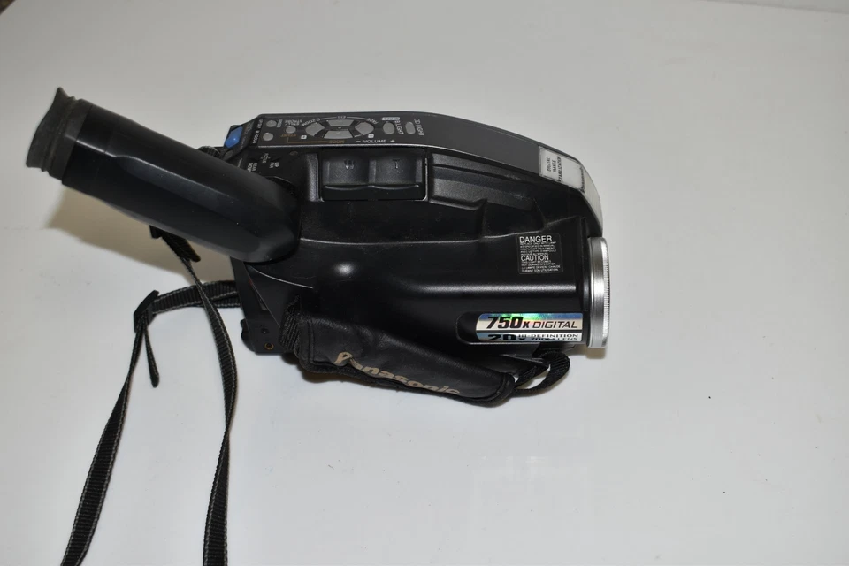 Panasonic Palmcorder VHSC PV-L452D Camcorder (TOL92) - Image 2 of 3
