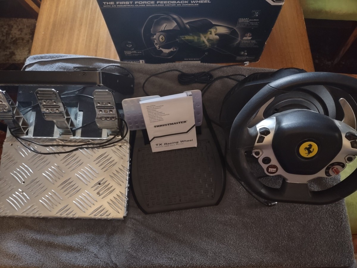 スタンド付きセット　TX Racing Wheel Ferrari 458 THRUSTMASTER TX Racing Wheel Ferrari 458 Italia Edition