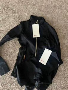 lululemon Women’s Black Track Jacket Size 4 Full Zip Zipped Pockets