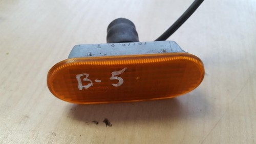 3b0949117 Seitenblinker (Kotflügelblinker) Vorne Linke  Volkswag DE560847-26