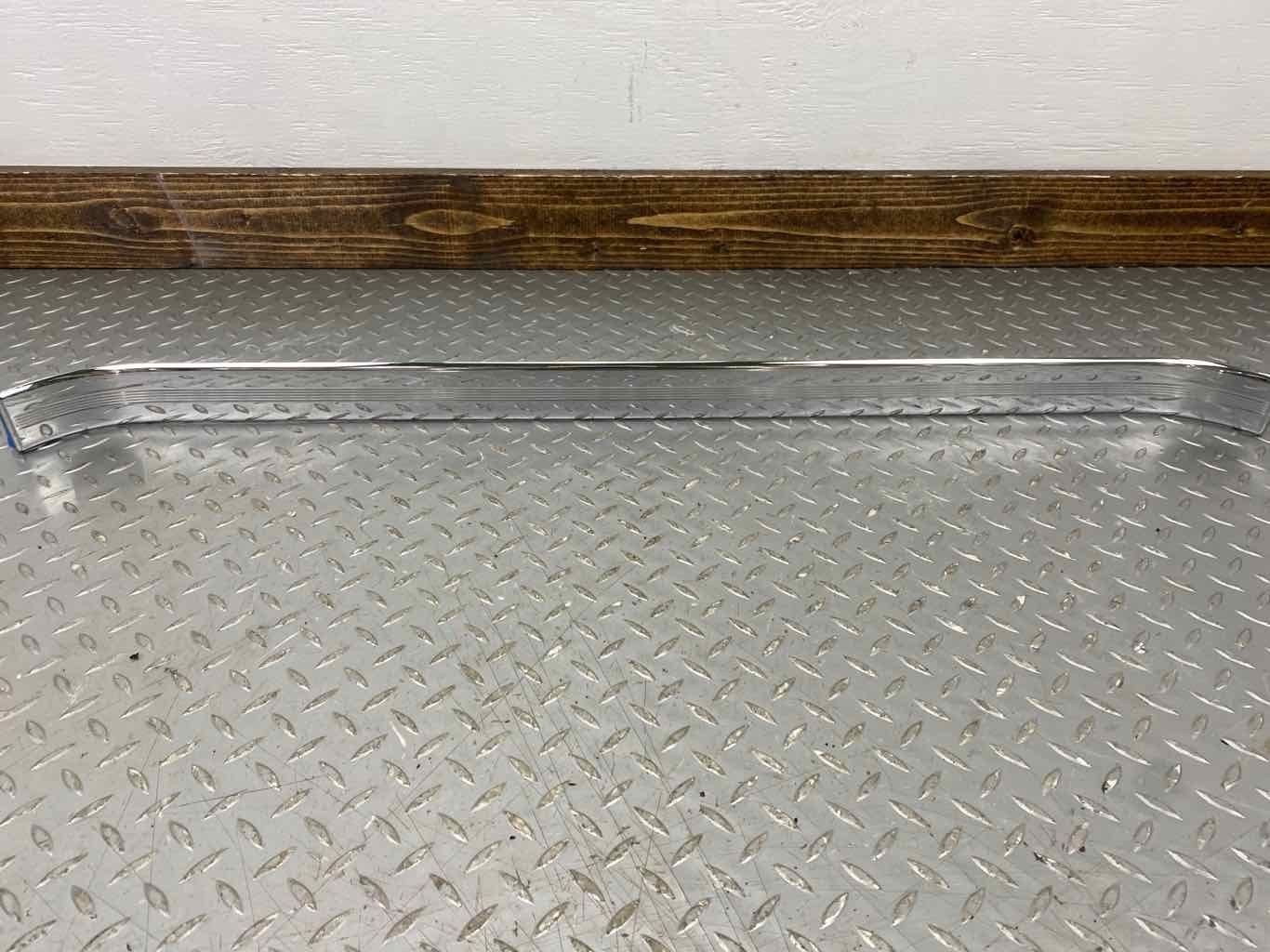 Maybach 57 2008 FRONT+RIGHT Rocker panel