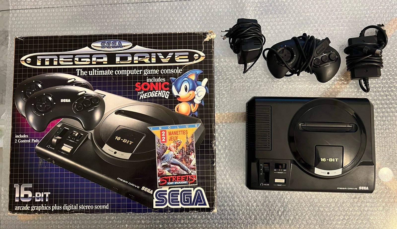 Console Sega MEGADRIVE PACK Sonic The Hedgehog 16-BIT + 1 Manette + Câbles 