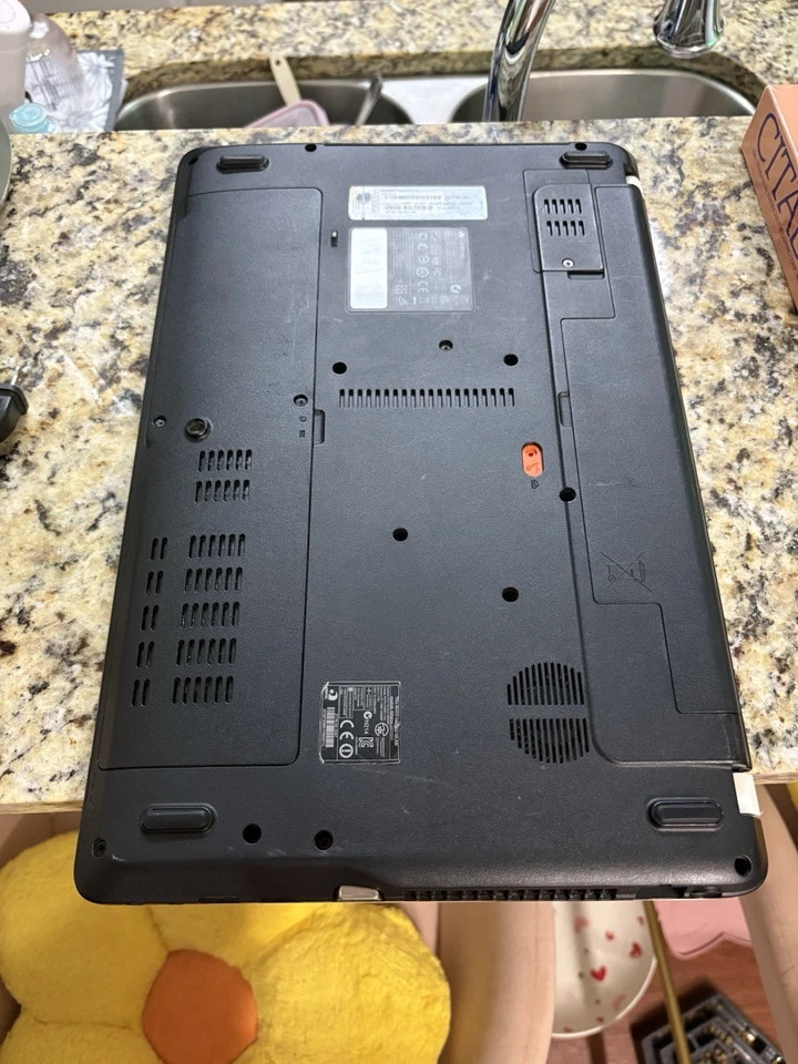 Gateway® NV55S02u With 15.6" LED-Backlit Screen & AMD Quad-Core PARTS ONLY - Image 4 of 4