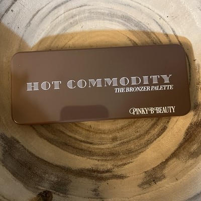 PINKY B BEAUTY - Four Shade Bronzer Palette  Hot Commodity  #529