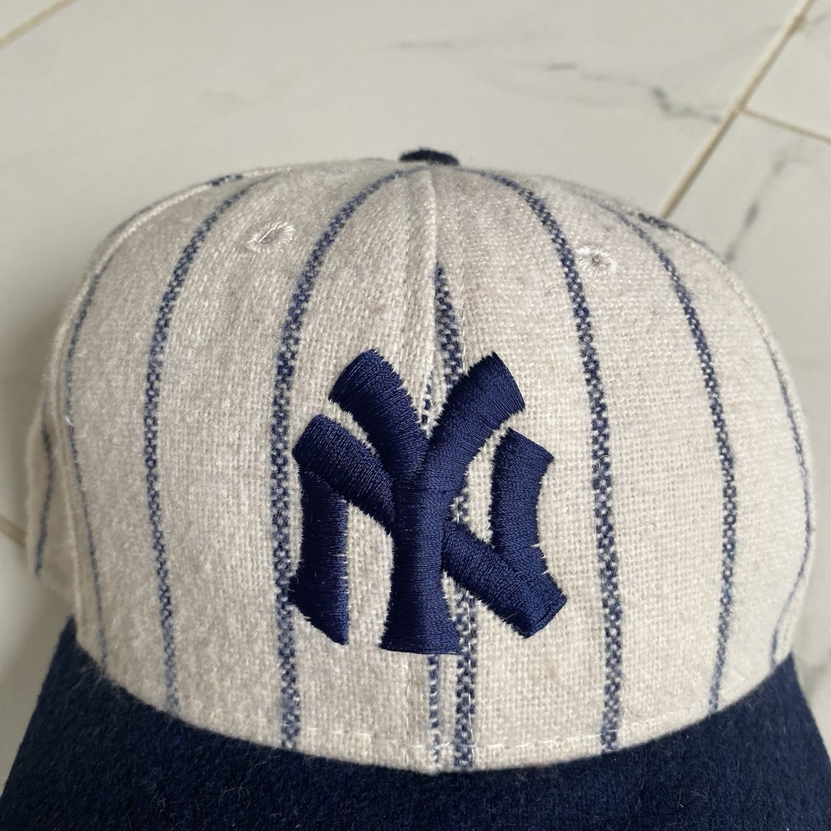 キャップ 90s New York Yankees Baseball Pinstripe Vintage 1990s 90s New York Yankees Pinstripe Fitted 7 1/8 Cap