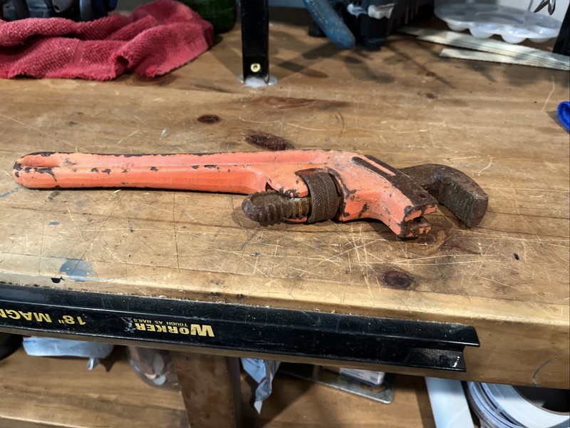 12 Inch Pipe Wrench Missing The Bottom Jaw Still Works
