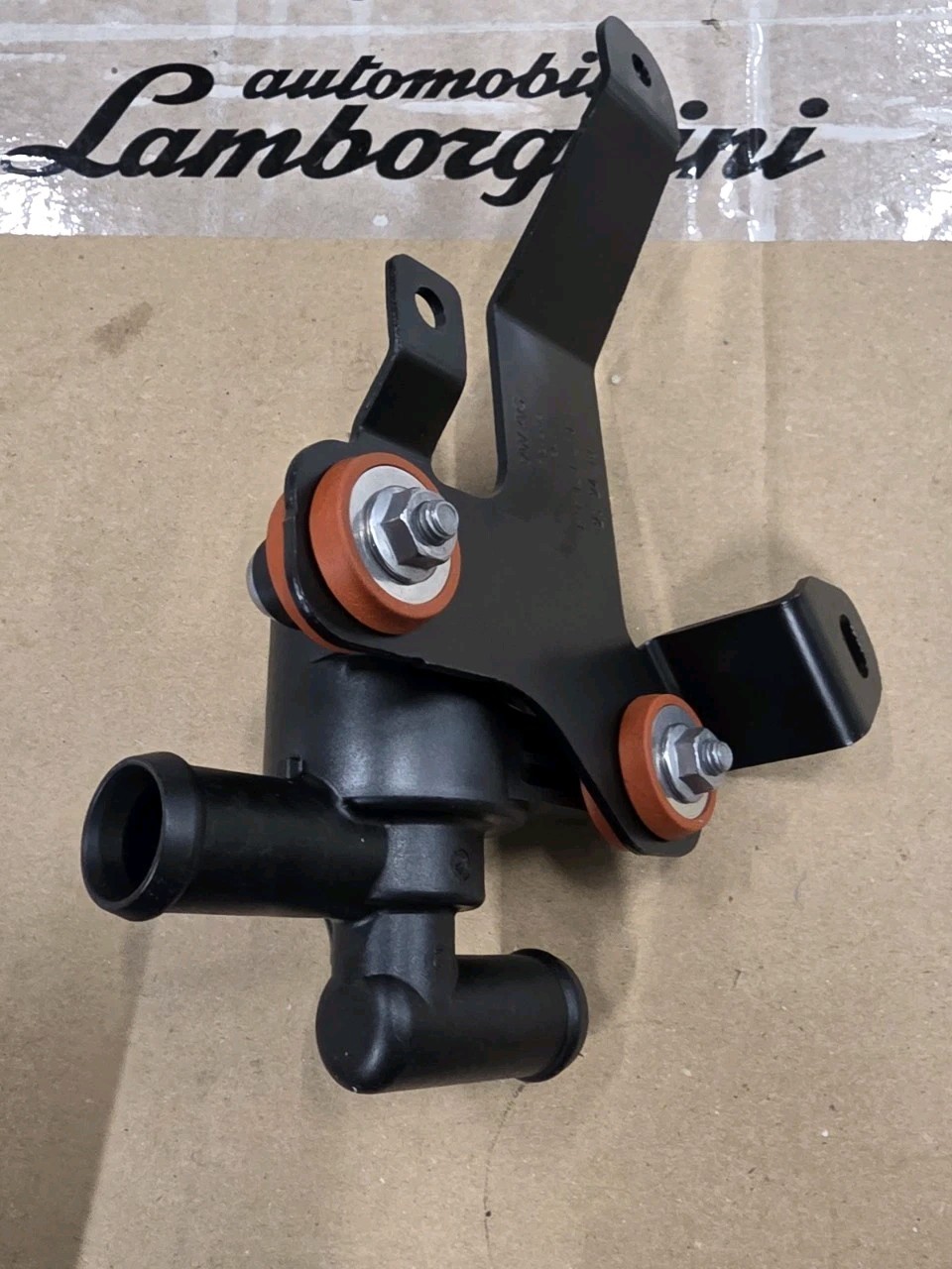 LAMBORGHINI URUS 2018-2023 WATER PUMP SOLENOID VALVE 4M0121068P  GENUINE NEW