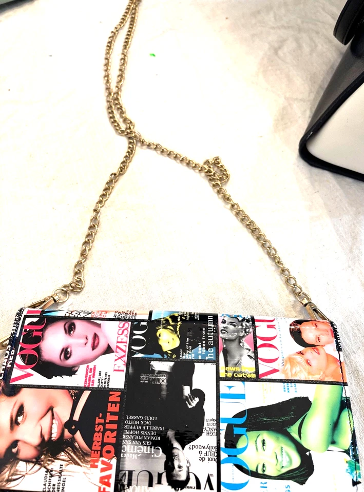 Bolsa de ombro com estampa de capa de revista Vogue – alça de corrente bolsa tiracolo - Imagem 2 de 4