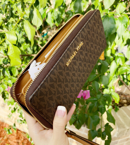 Michael Kors Jet Set Travel Continental Long Wallet Wristlet Michael Kors Jet Set Travel Continental Long Wallet Wristlet