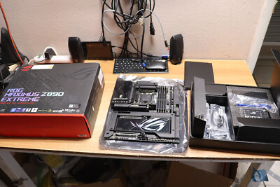 ASUS ROG MAXIMUS Z890 EXTREME Intel Z890 LGA 1851 E-ATX motherboard 2