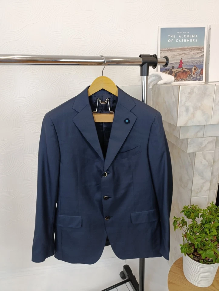 LARDINI THREE BUTTON MENS WOOL SILK ITALIAN SUIT NAVY - Image 3 of 4
