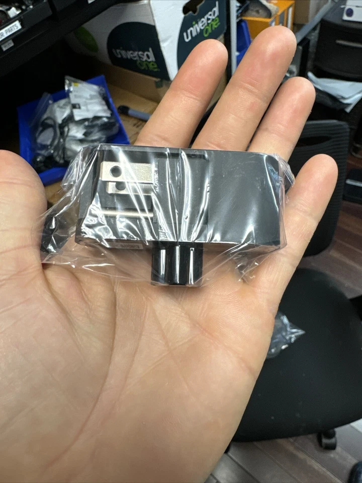 OEM Dell Slim AC Adapter Travel Wall Plug V7K50 0V7K50 (Lot Of 19) - Image 2 of 2