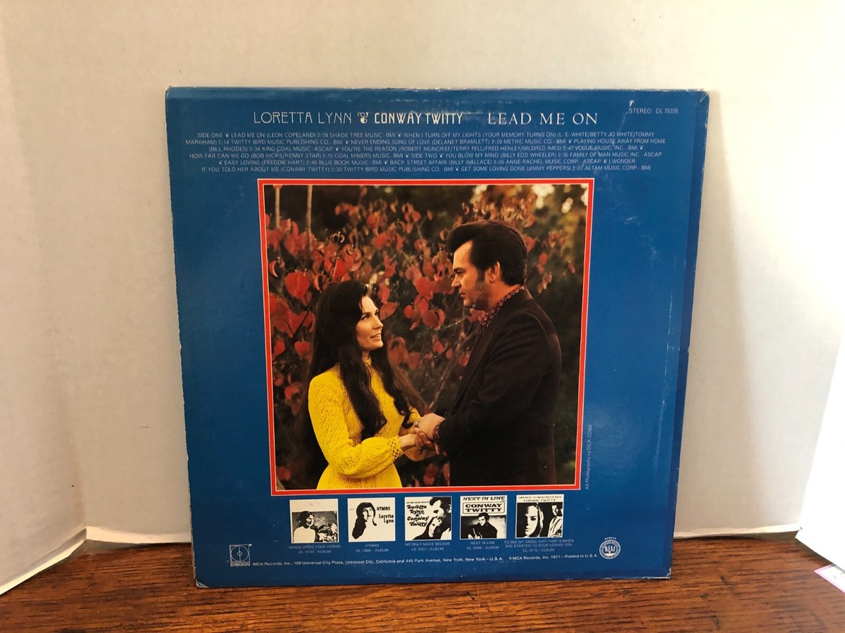 LORETTA LYNN & Conway Twitty Lead Me On33 RPM 12