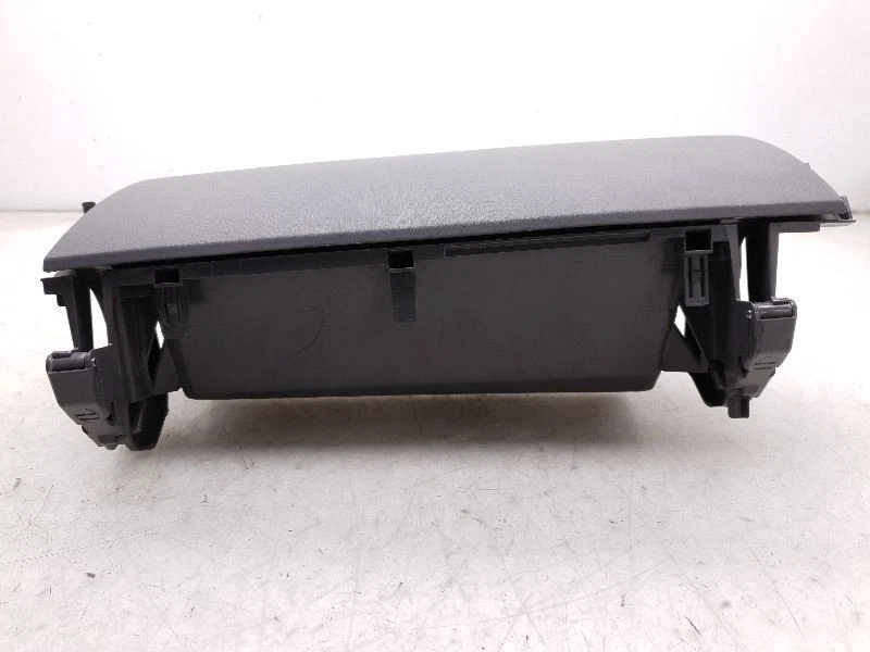 Toyota Prius 2011 Guantera Instrument  Foto 3 de 4