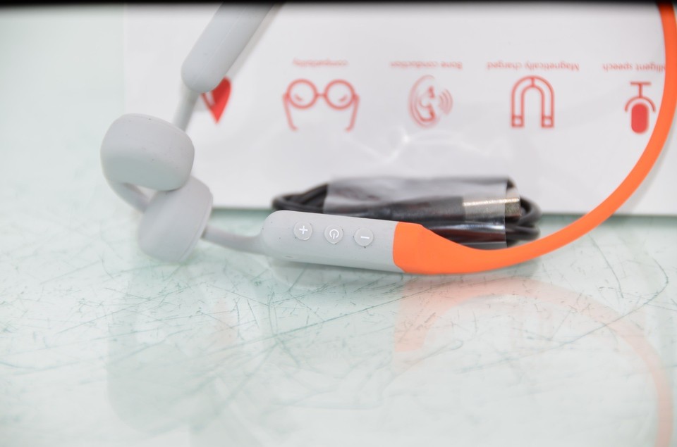 Soundcore C30i Di Anker, Auricolari Open-ear Con Clip, Comodi E Leggeri, Custodia Design Rigido, Archetti Collegabili, Driver Potenti Per Suono Nitido, 30 Ore Di Autonomia, Resistente All'acqua IPX4 - Foto 4