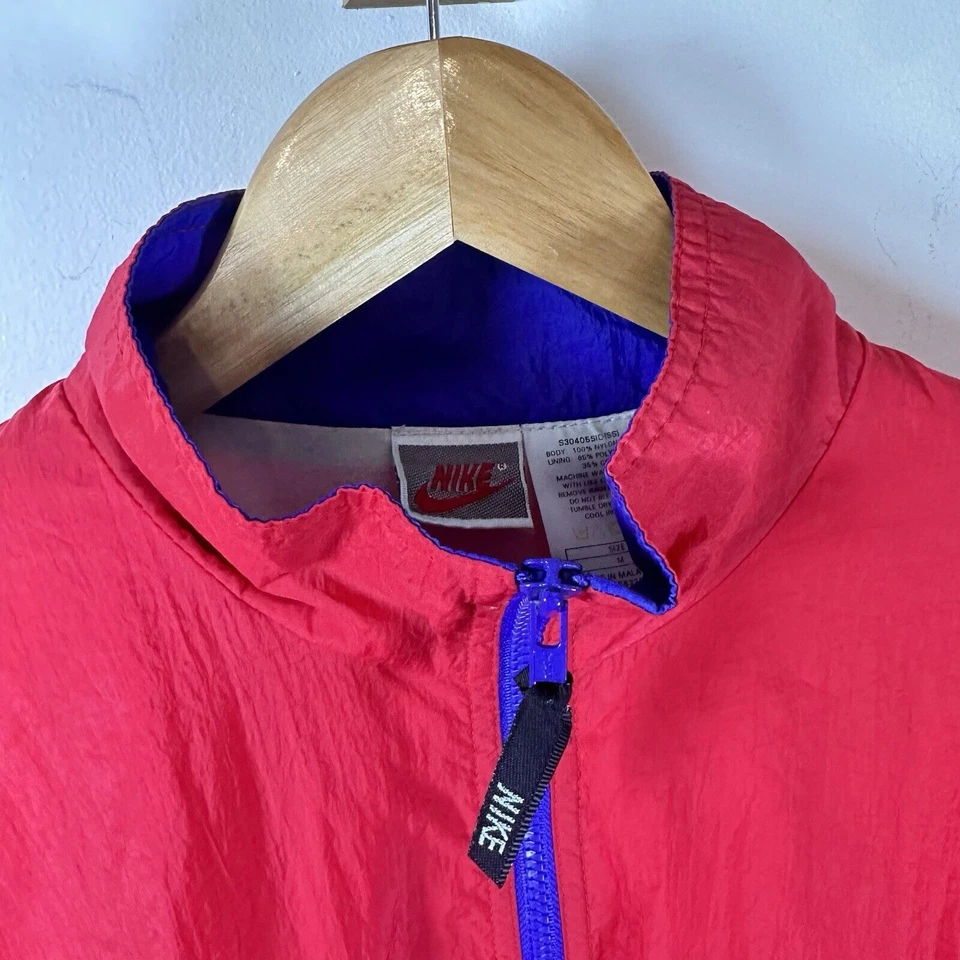 NIKE Vintage Cortavientos Chaqueta Roja Traje de Pista Hip-Hop Cremallera Rojo Raro Usado en Excelente Condición M Foto 4 de 4