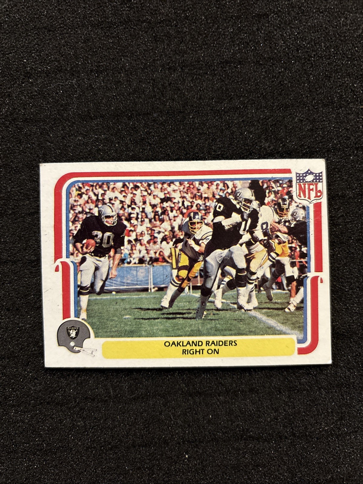 1980 Fleer NFL Team Action - Oakland Raiders #39