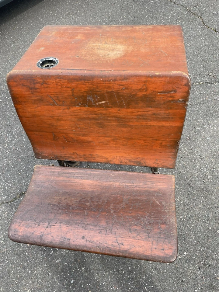 Antiguo escritorio escolar 1881 Buffalo herrajes número #3 asiento plegable hierro fundido madera Foto 3 de 4