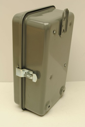 Fisher Pierce Cat. # FP104R 24 Hour Time Clock DPST 208-277Vac Outdoor Enclosure - Picture 7 of 8