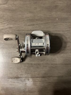 Moulinet De Pêche Abu Ambassadeur 5600AB Baitcasting - Ratio 5,3:1 - Anti-contrecoup