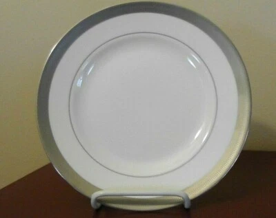 WEDGWOOD/ VERA WANG TIARA PLATINUM SALAD PLATE - 8" 0604C