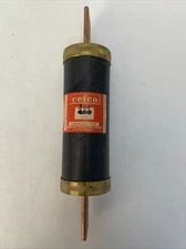 CEFCO 300AMP RENEWABLE FUSE 600V