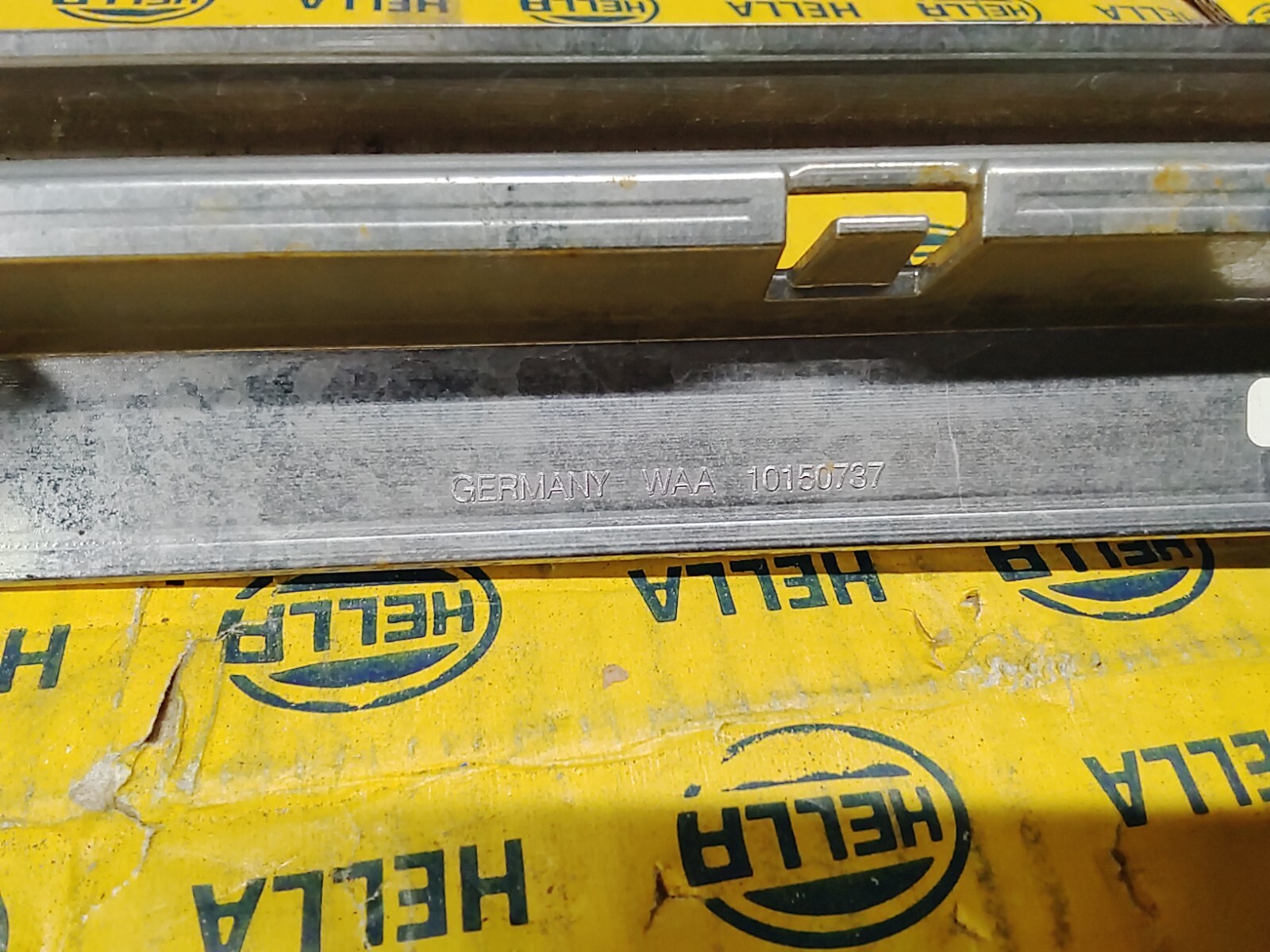 2017 BENTLEY BENTAYGA GRILLE COVER/CHROME GRILLE OEM 2018 2019 2020