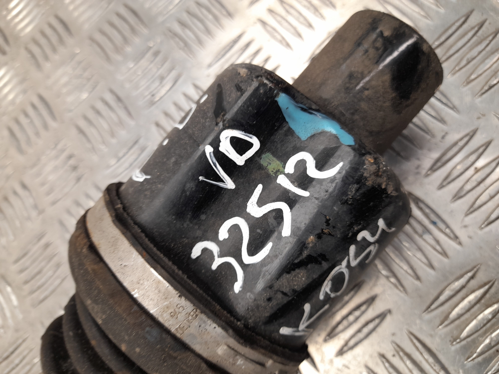 TOYOTAハイエース純正ショックアブソーバー新車外し