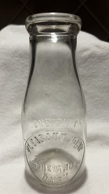 Vintage Pleasant View Geneva Ill Embossed One Pint Milk Bottle