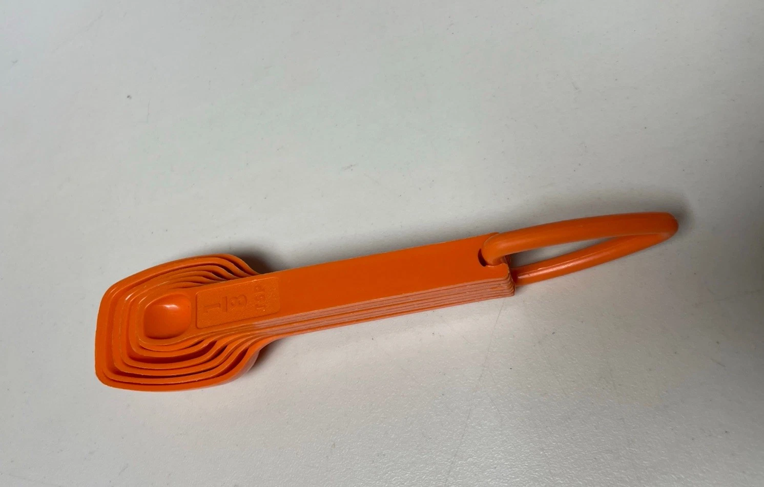 7 Vtg Tupperware Measuring Spoons w Ring 1272-6 Complete 1/8t -1 T Orange