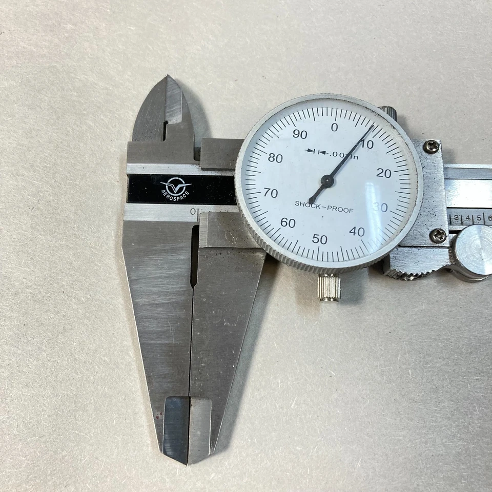 Pinza de esfera aeroespacial .001 8" con estuche Foto 3 de 4