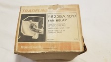 Honeywell R8225A 1017 Fan Relay 24V 60Hz SPDT 14A  (NEW) Old Stock