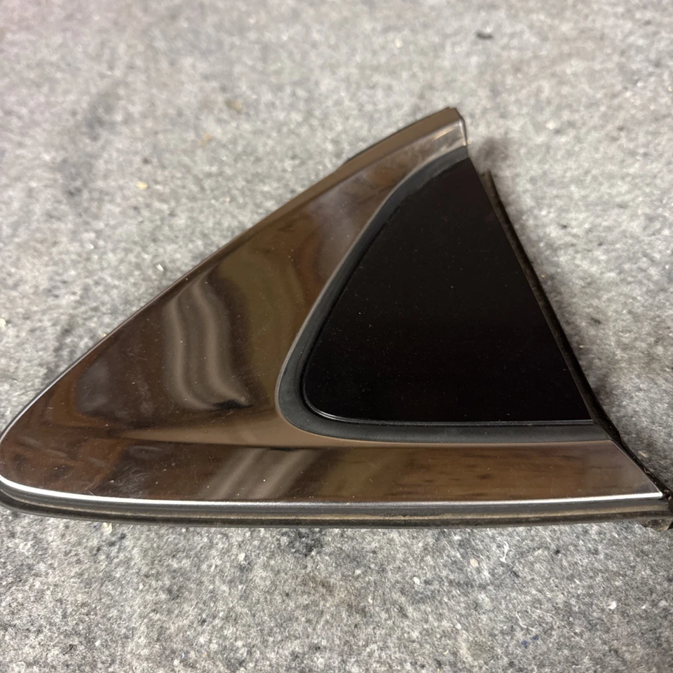 Mazda 6 LH 2014-18 cuarto panel moldura esquina ventana moldura OEM GJR9-50N50-K5012 Foto 2 de 4