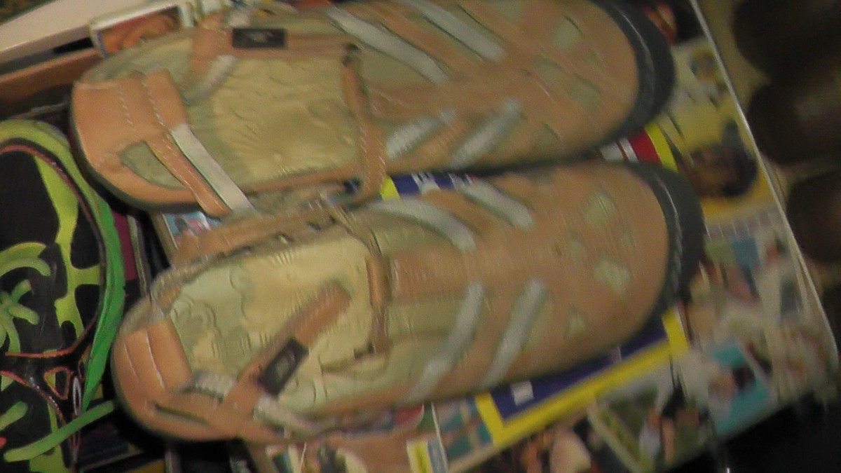 jbu sandals